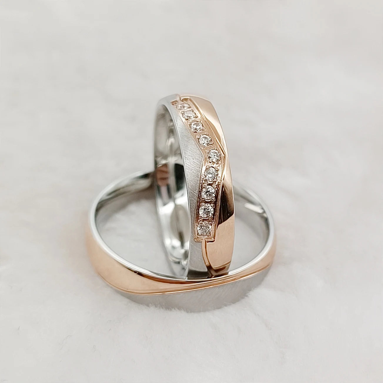 Hypoallergenic Titanium Matching Couple Rings Designer Crown Rose Golden Valentines Wedding Bands For Men And Women