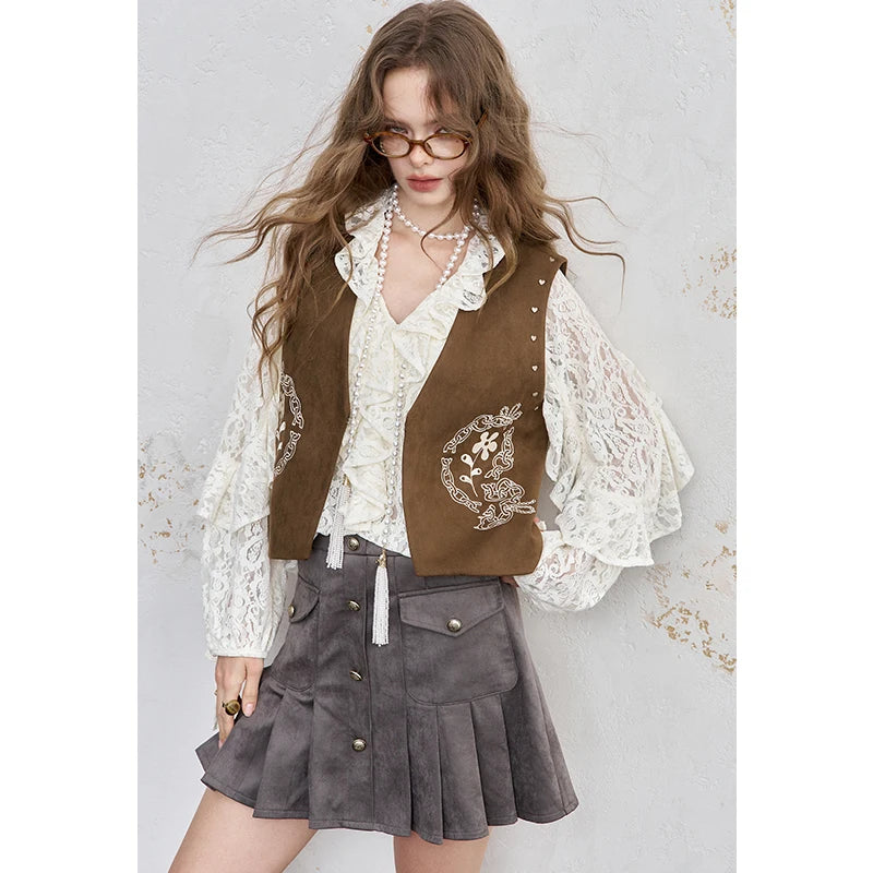 ELFSACK 2025 Autumn New Arrival Boho Casual Felt Vest Short Embroidered Design Sleeveless Jacket For Woman