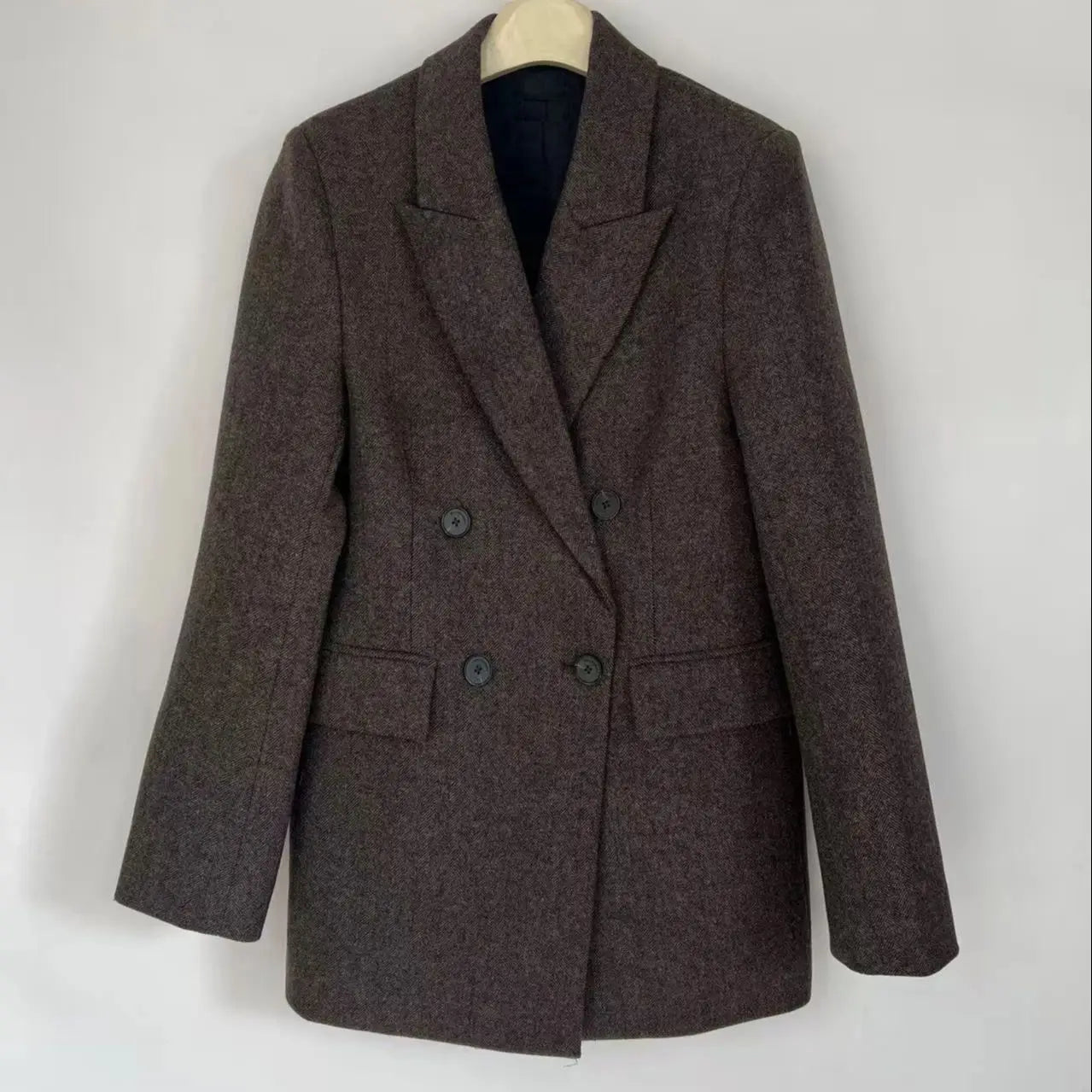 Autumn and winter new wool herringbone tweed blazer, slim fit with a British style, naturally structured texture