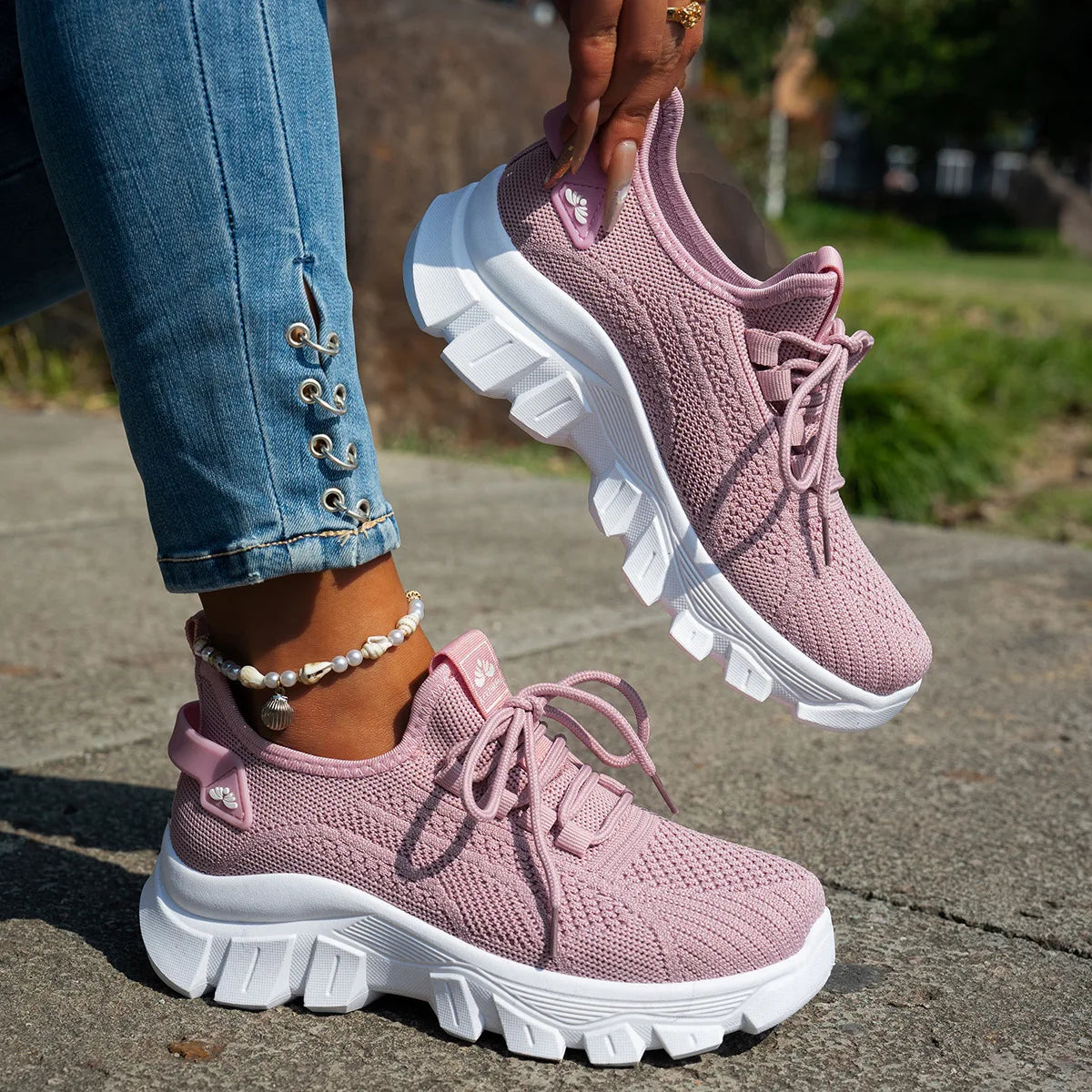 Women's 2025 Spring Knitted Shoes Lightweight Breathable Mom Shoes Plus Size Comfort Non-Slip Casual Flat Sole Slip-On