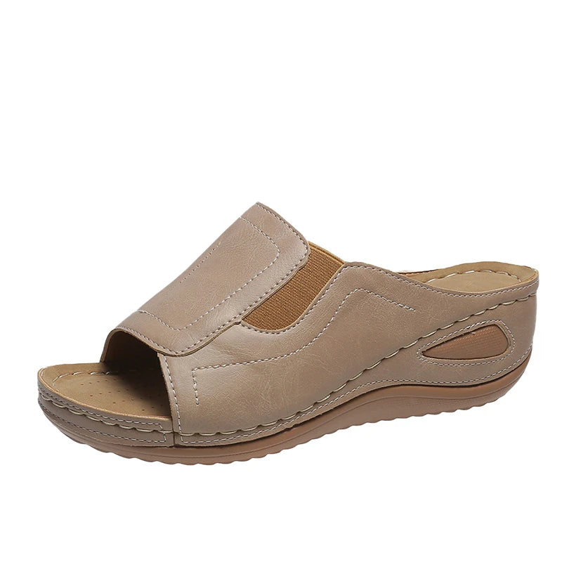 Summer Lightweight Non Slip Slippers Women's Retro Fashion Slope Heel Female Leather Comfortable Wear-Resisting Open Toe Sandals
