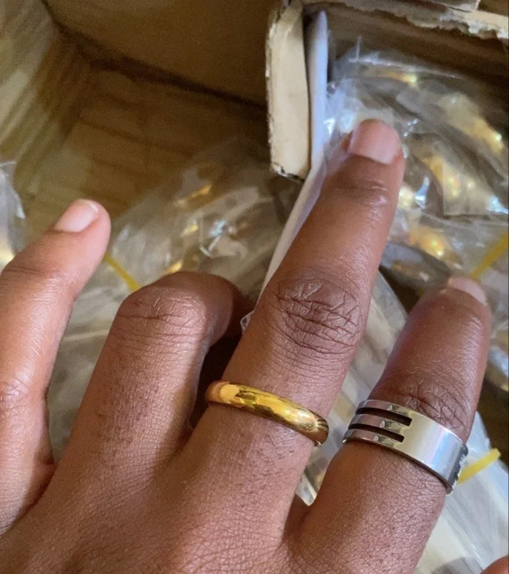 stainless steel Gold Color Fashion Alloy Rings Men and Women Smooth Lover Antithes Simple Ring Long Lasting Never Fade Jewelry