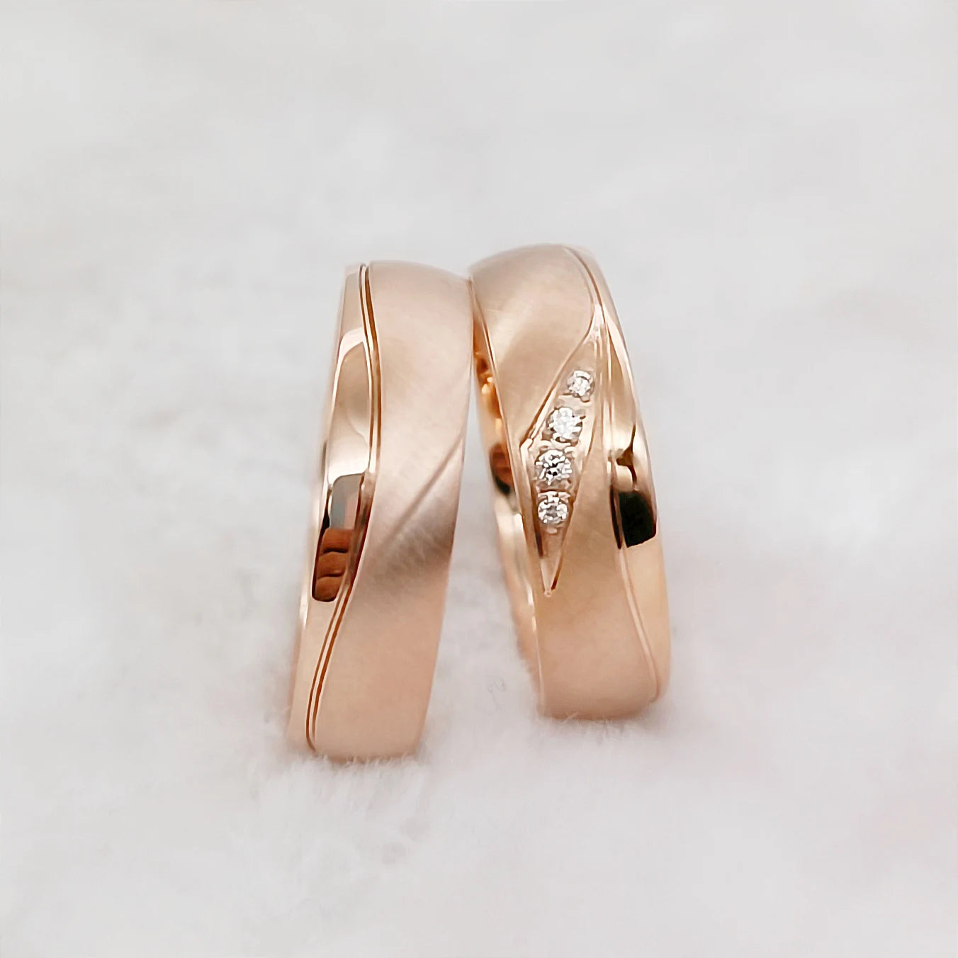Hypoallergenic Titanium Matching Couple Rings Designer Crown Rose Golden Valentines Wedding Bands For Men And Women